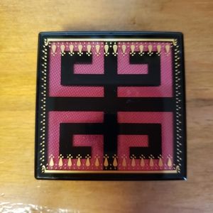 GIVENCHY PRISMISSIME POWDER
#21 MAHARANI PINKS